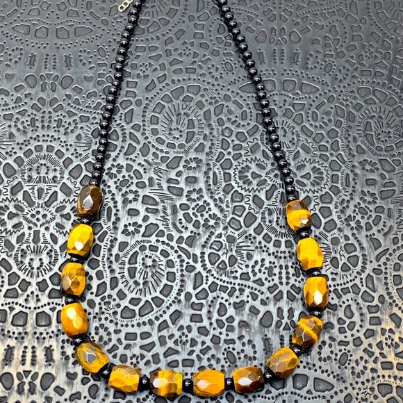 Tiger’s Eye and Black Onyx Necklace - Picture 3 of 3